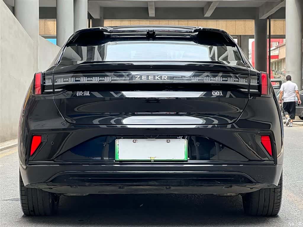 Zeekr 001, 2024 4