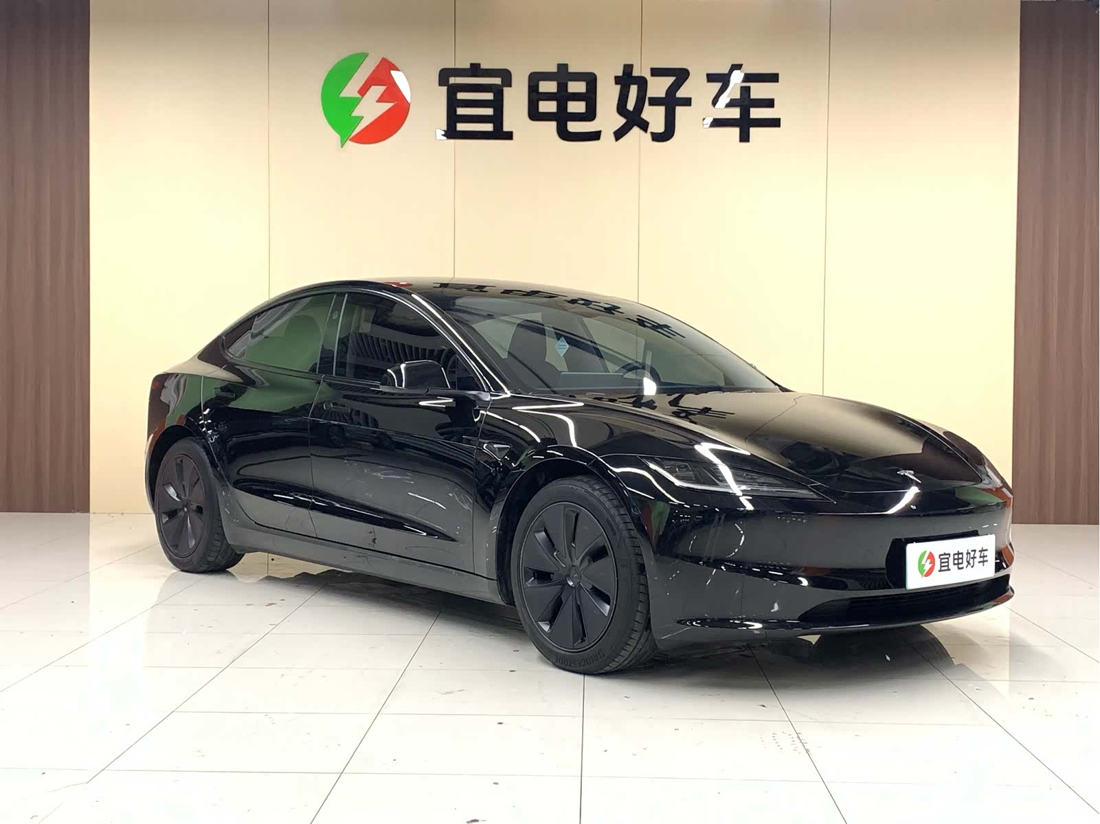 Tesla Model 3, 2025 3