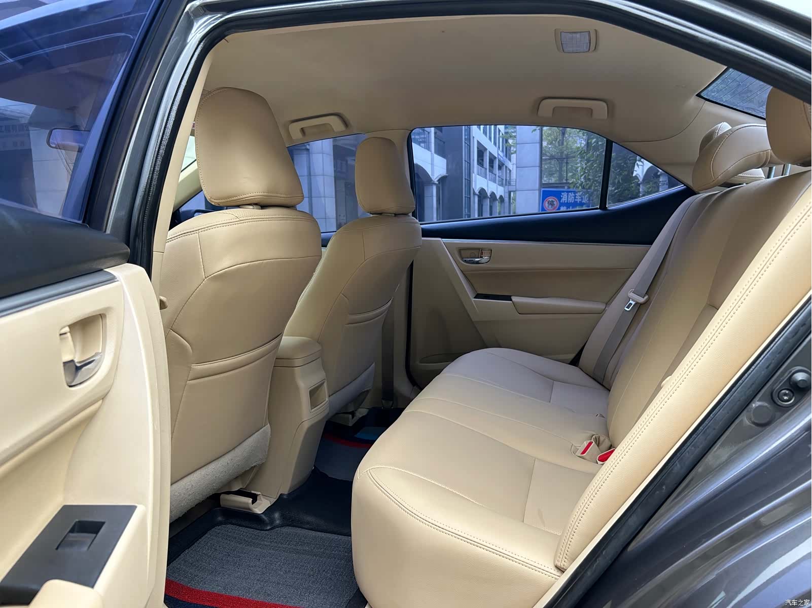 Toyota Corolla, 2015 все фото