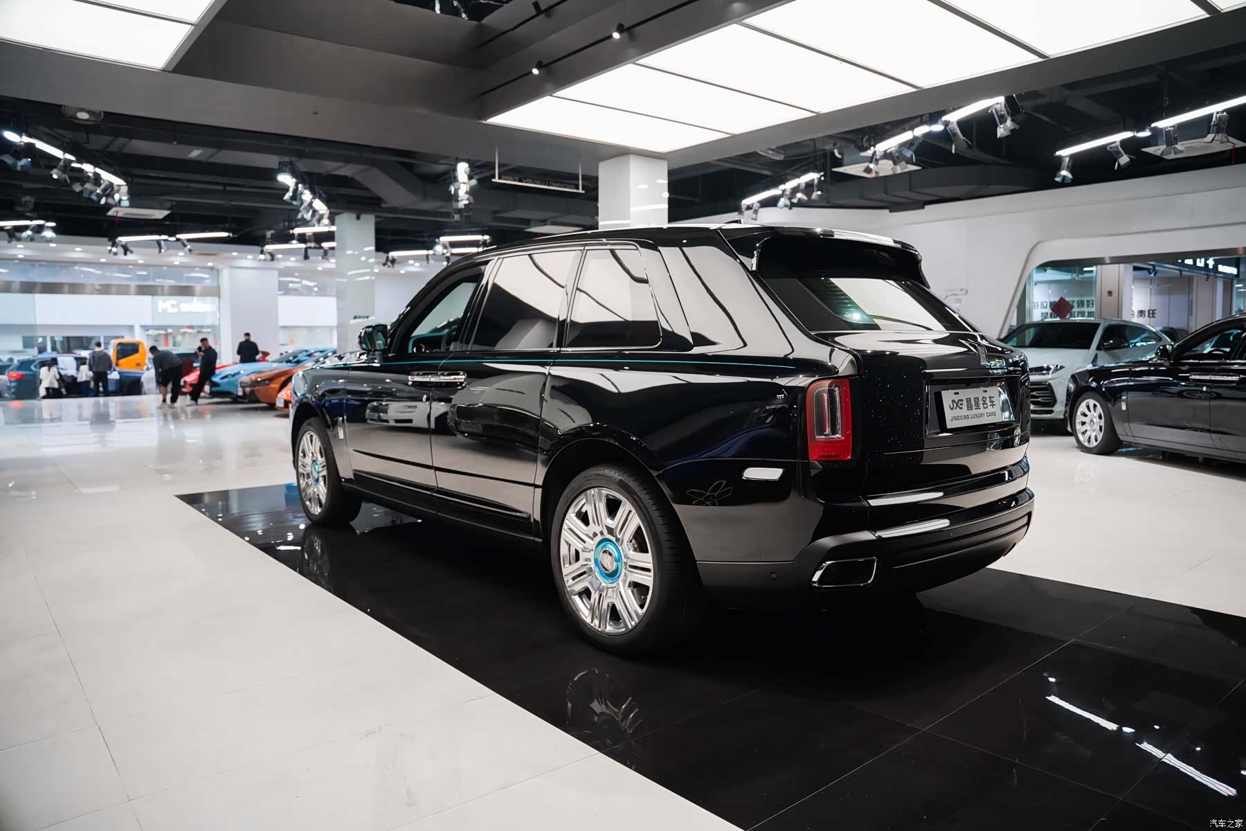 Rolls-Royce Cullinan, 2022 13