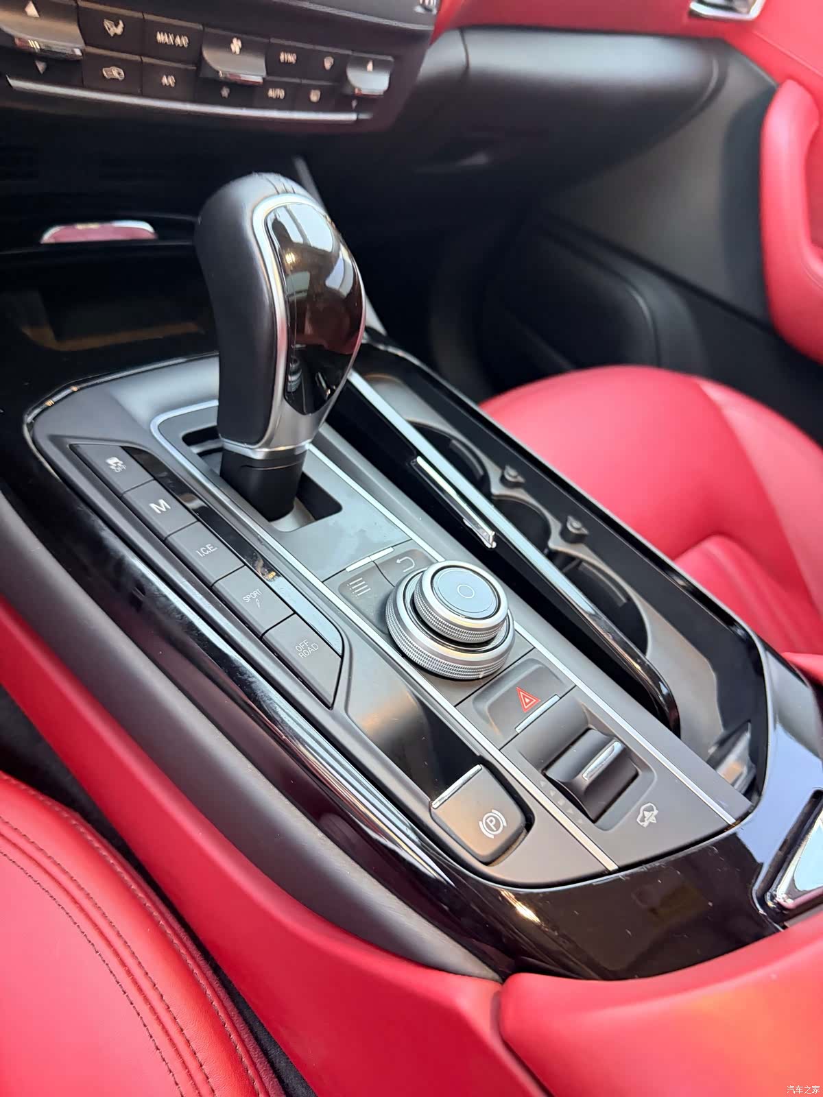 Maserati Levante, 2018 10