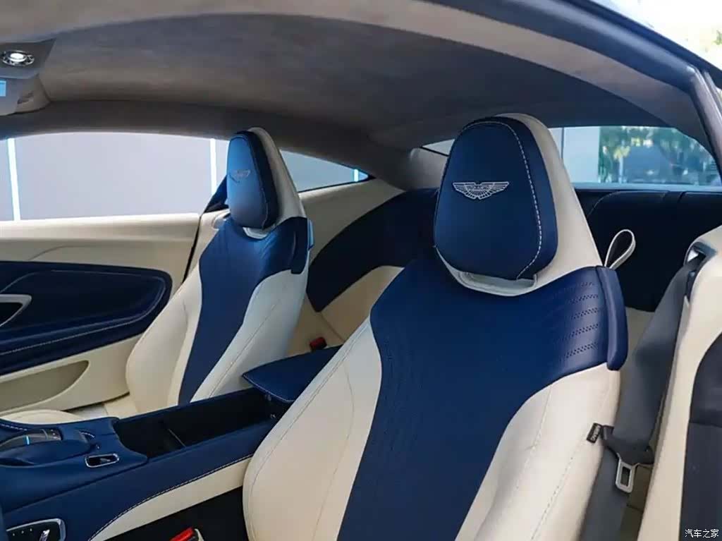 Aston Martin DB11, 2020 7
