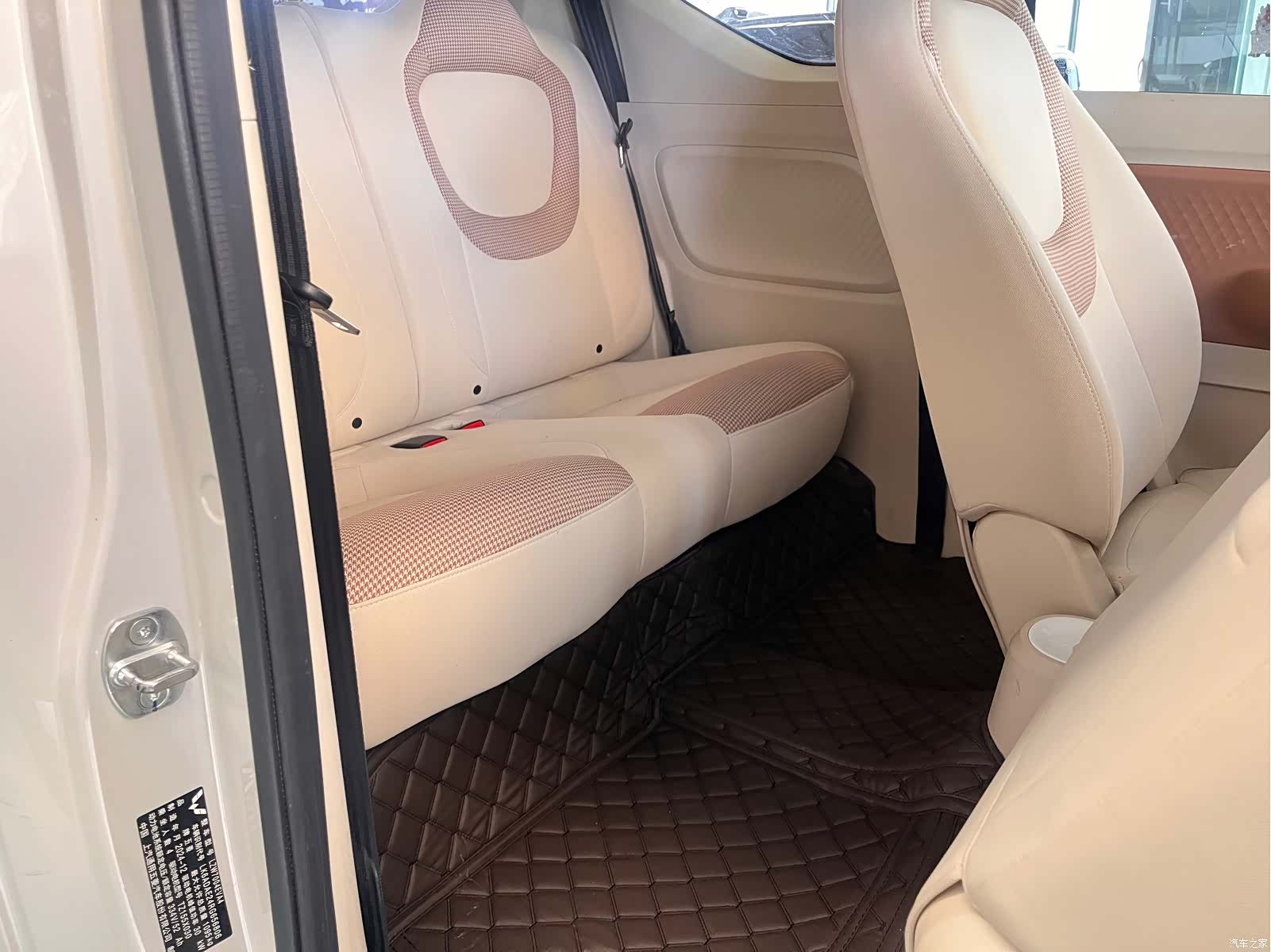 Wuling MINIEV, 2024 11