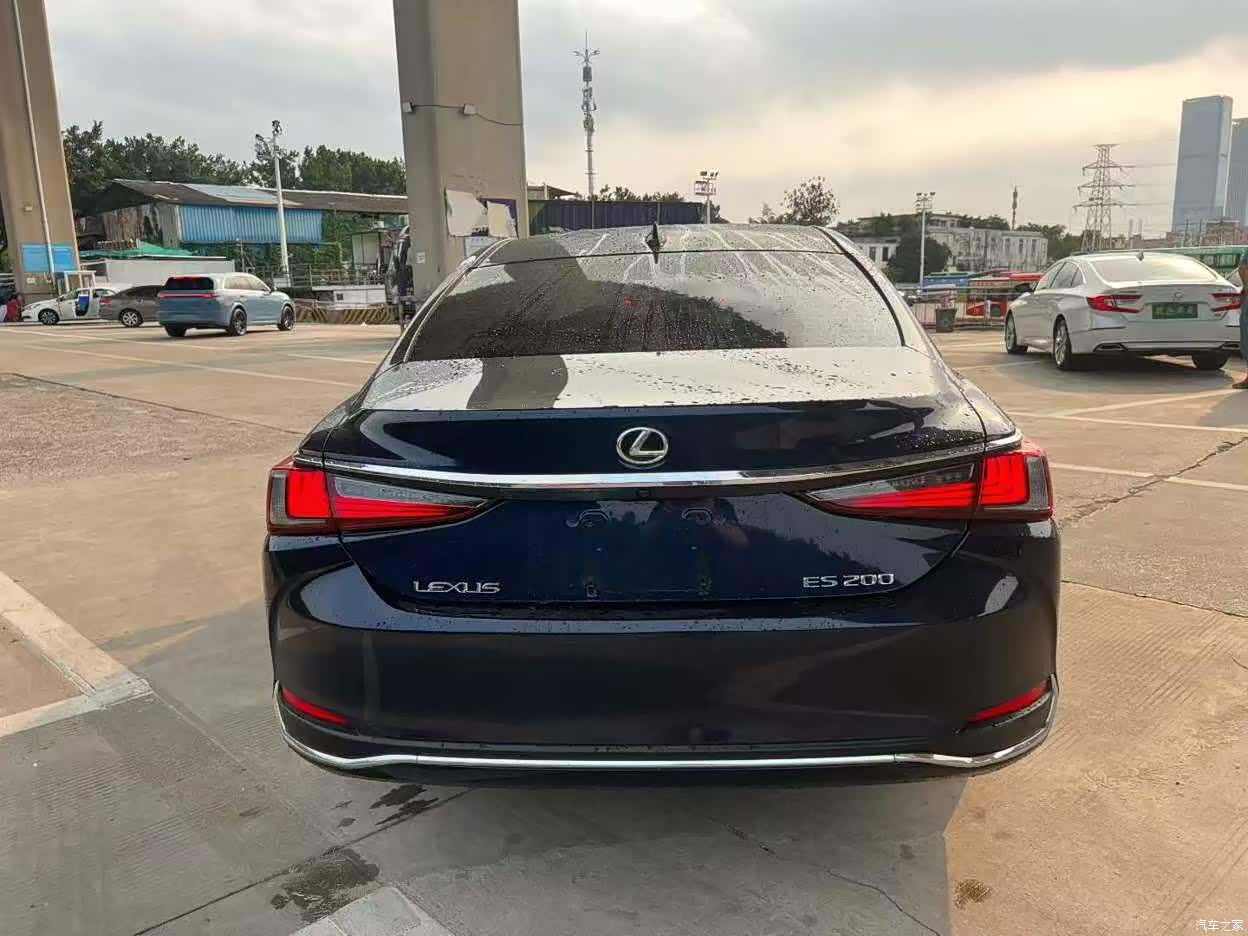 Lexus ES, 2023 все фото