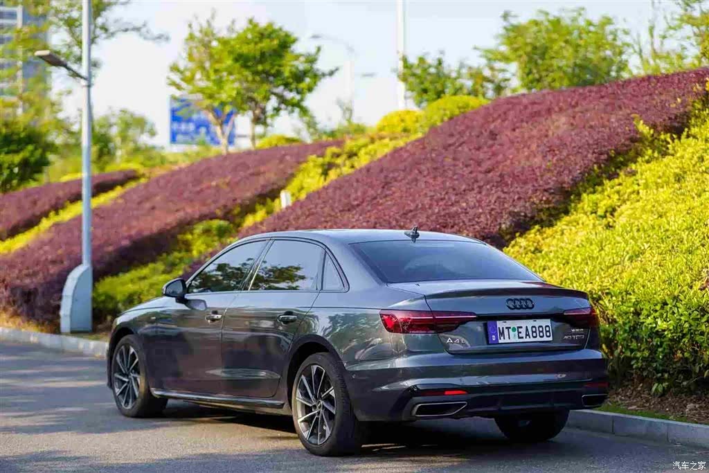 Audi A4L, 2022 4