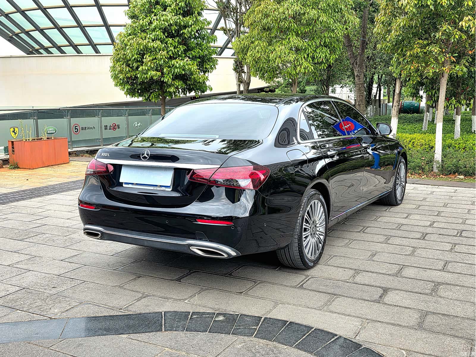 Mercedes-Benz E-Class, 2023 4
