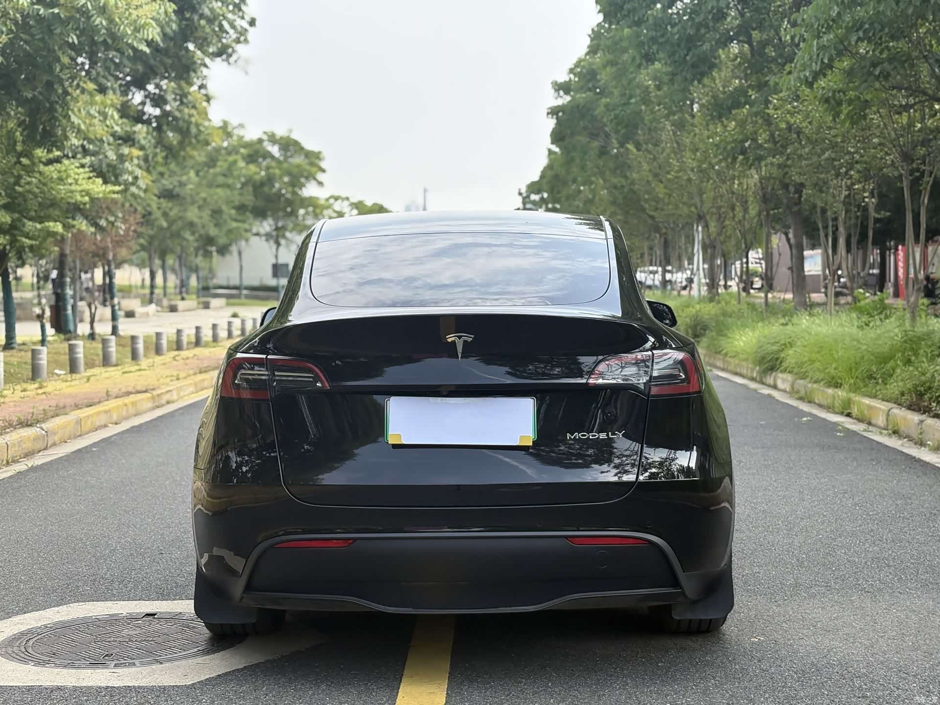 Tesla Model Y, 2023 10