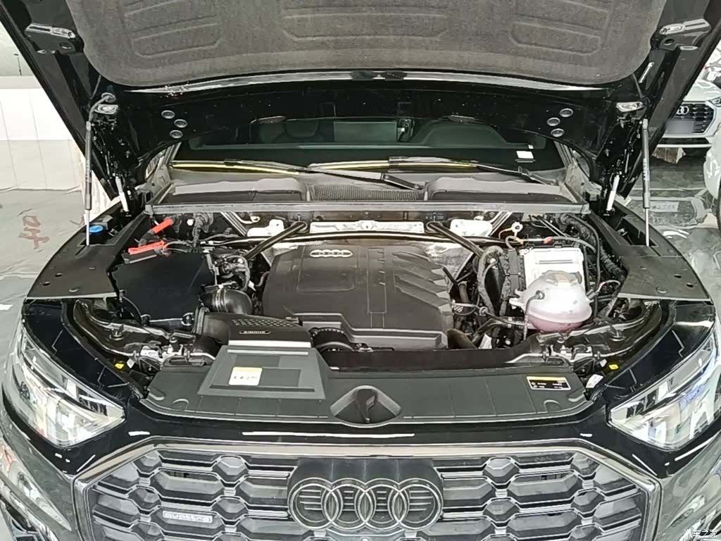Audi Q5L, 2025 20