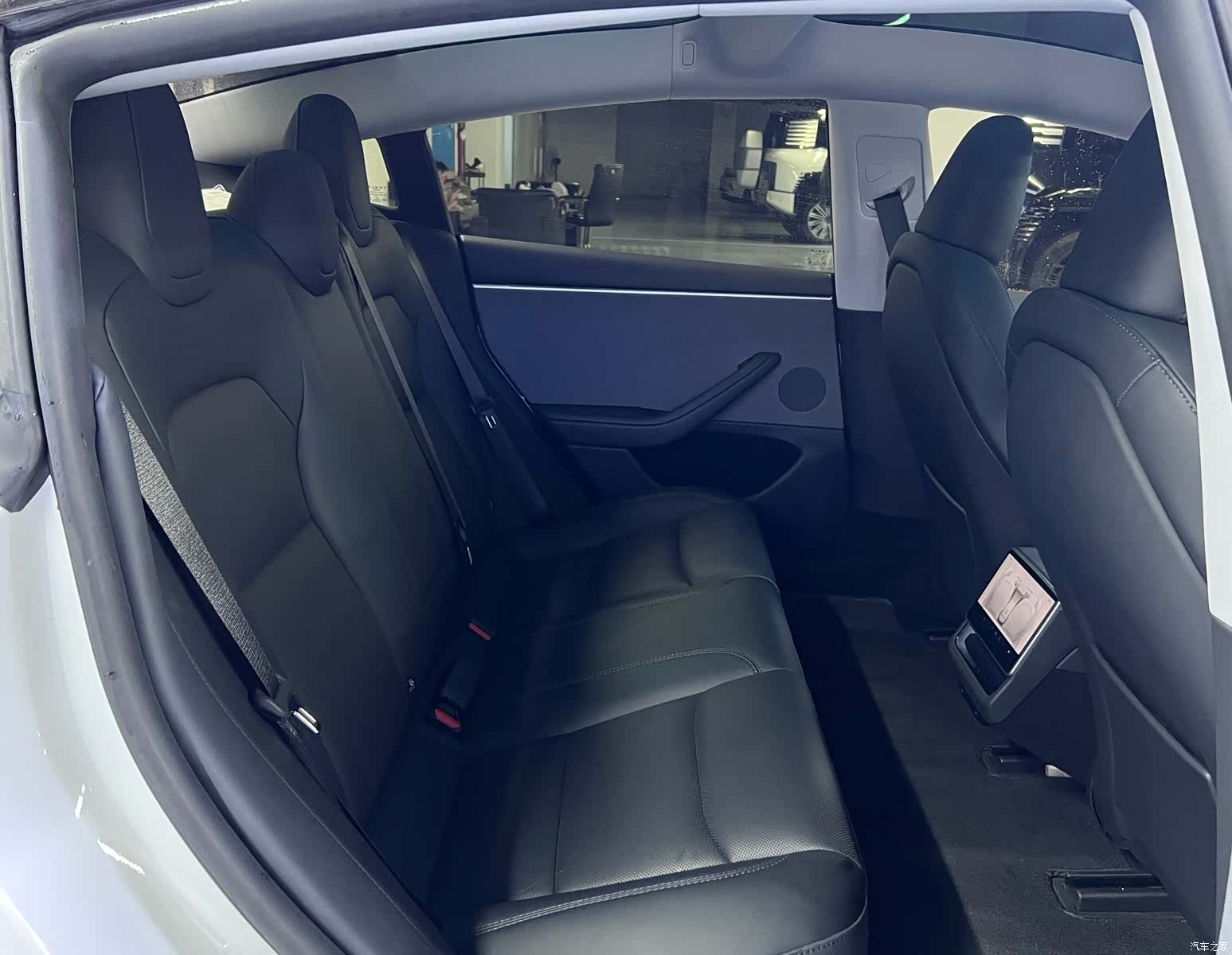 Tesla Model 3, 2025 6