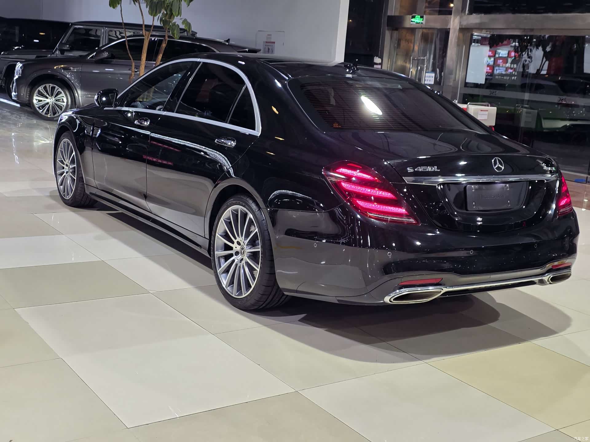 Mercedes-Benz S-Class, 2019 4
