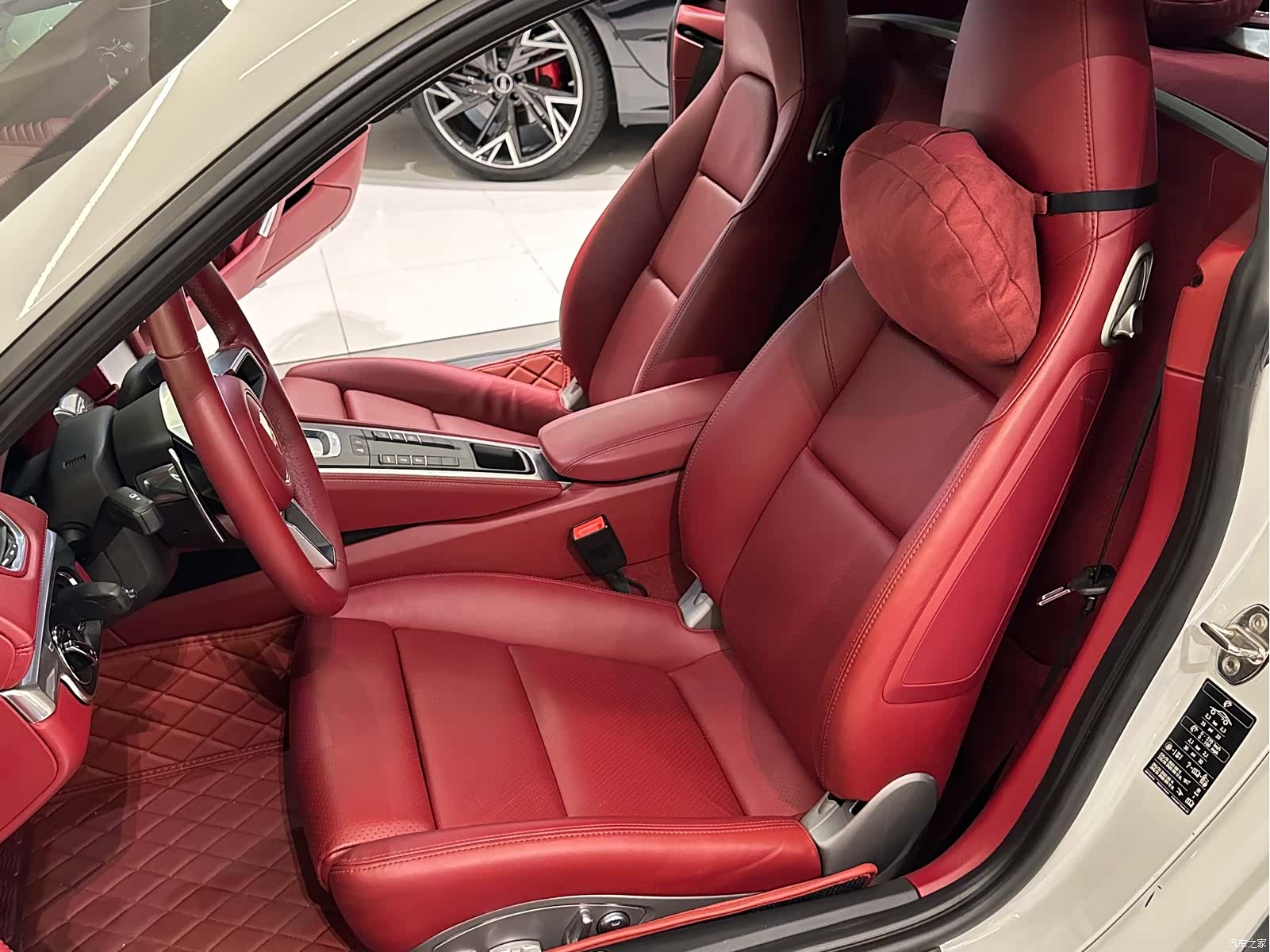 Porsche Cayman, 2021 3