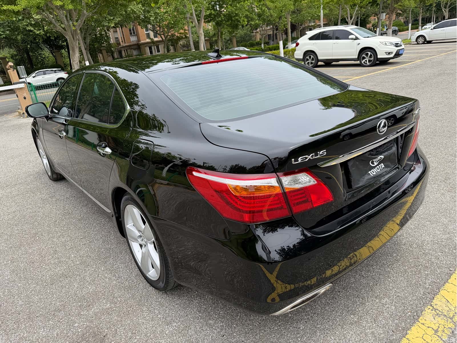 Lexus LS, 2010 9