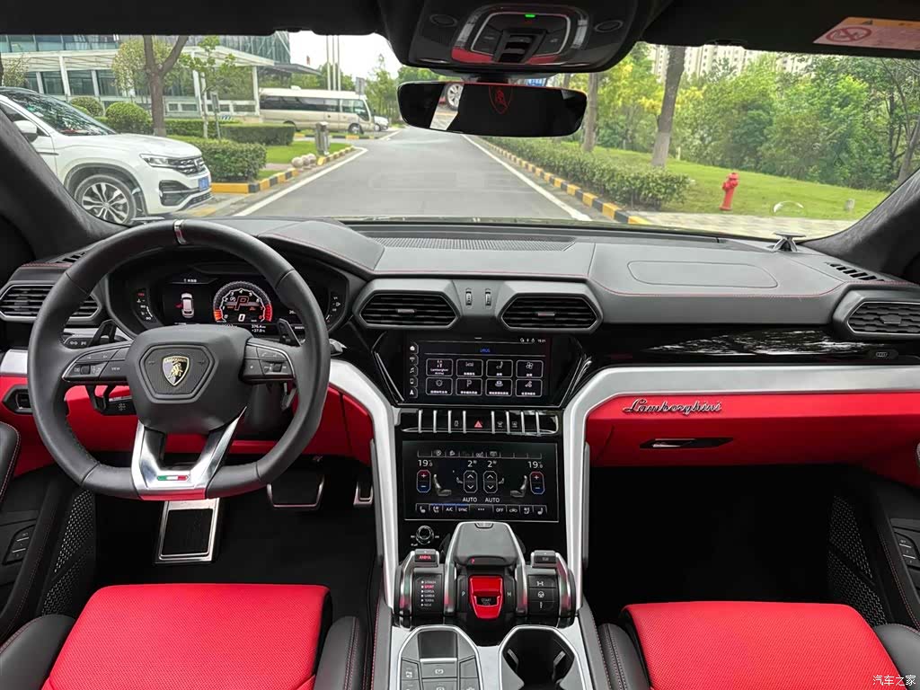 Lamborghini Urus, 2021 7