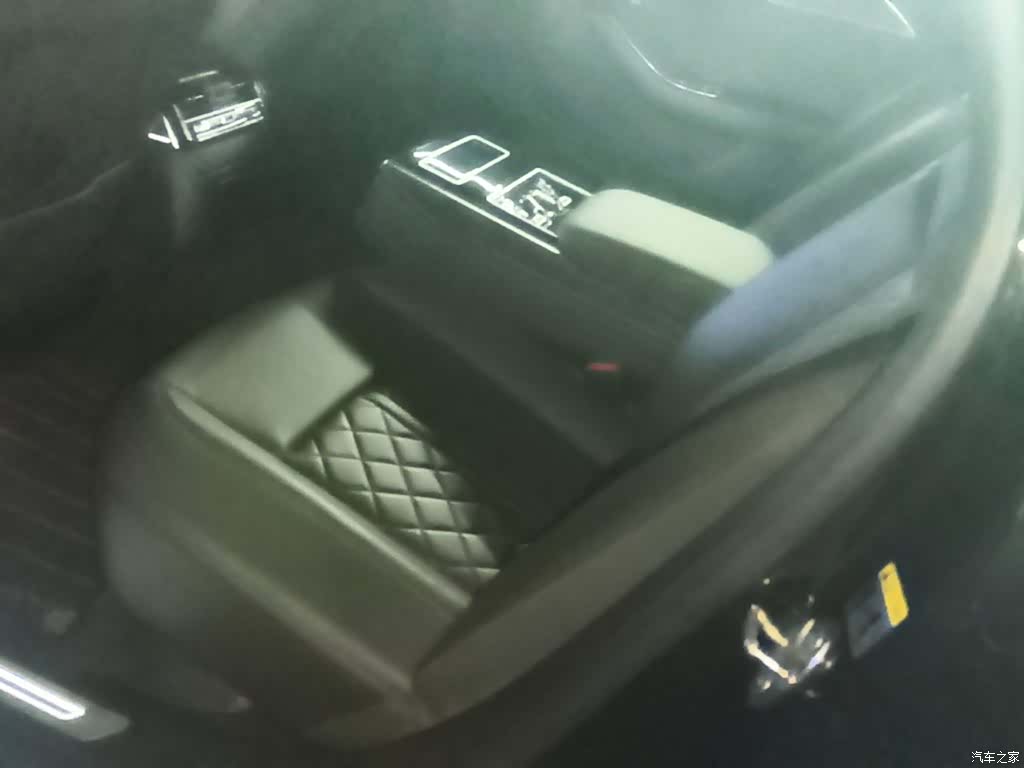 Audi A8L, 2022 17