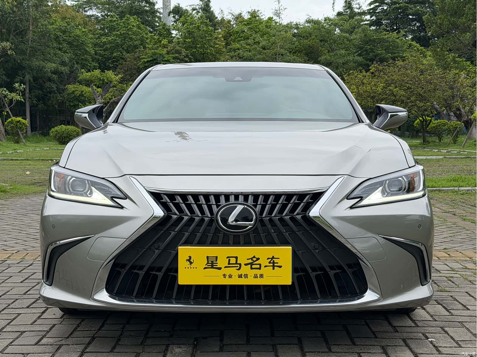 Lexus ES, 2023 2