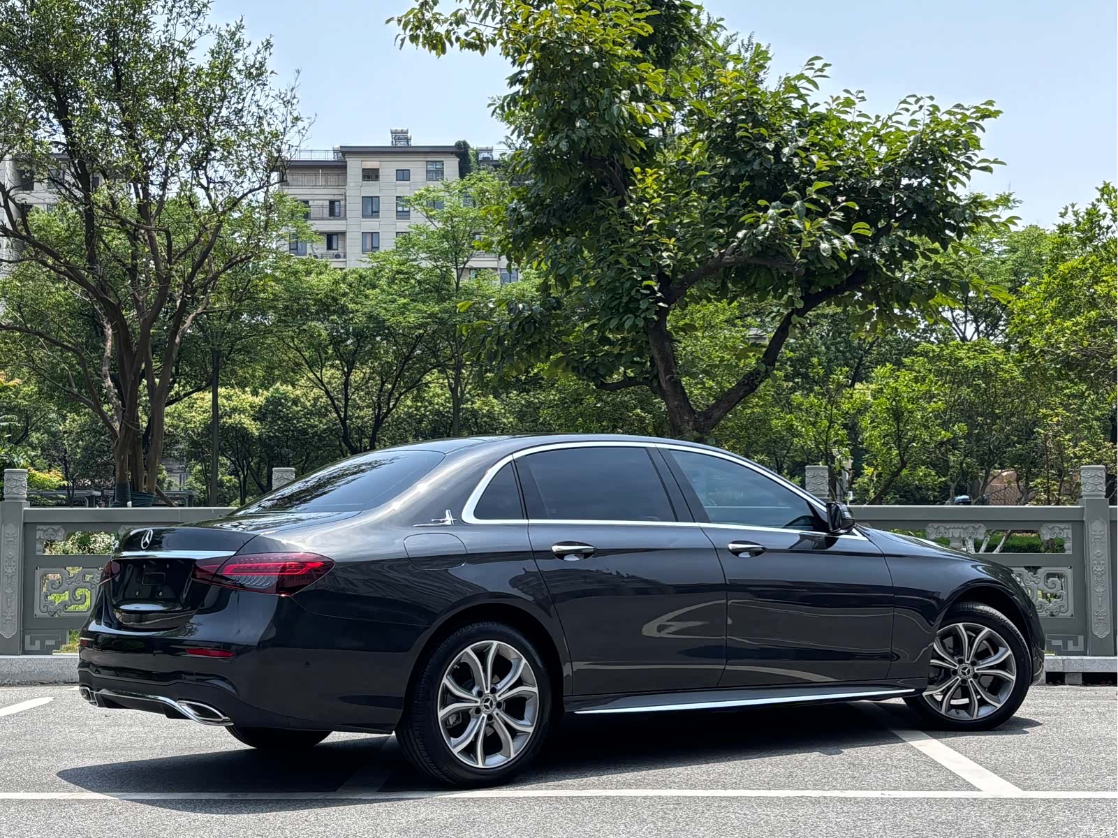 Mercedes-Benz E-Class, 2022 4