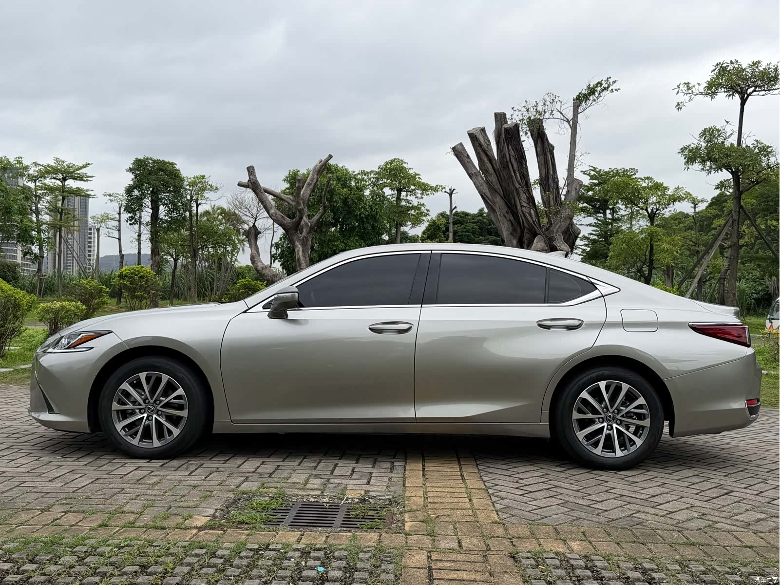 Lexus ES, 2023 17