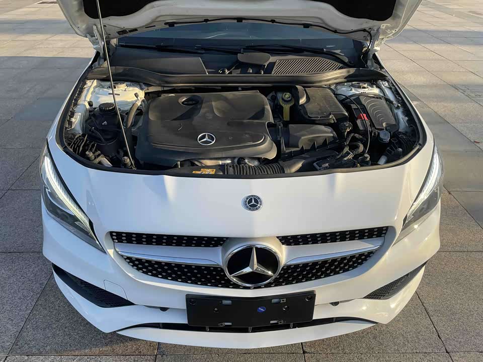 Mercedes-Benz CLA