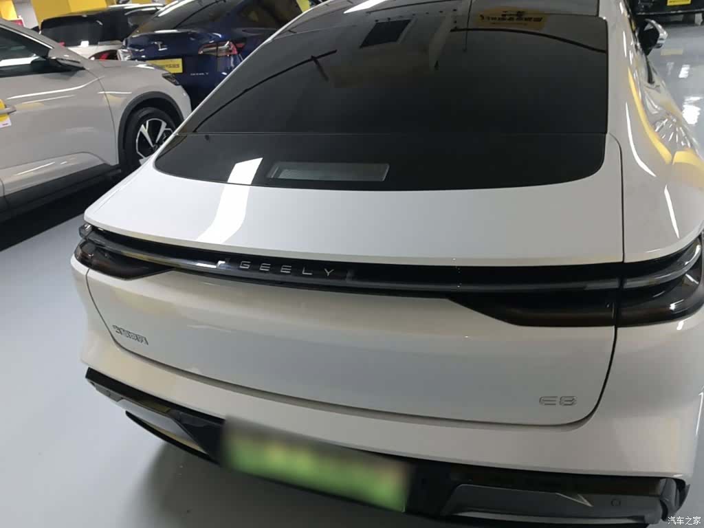 Geely E8, 2025 6
