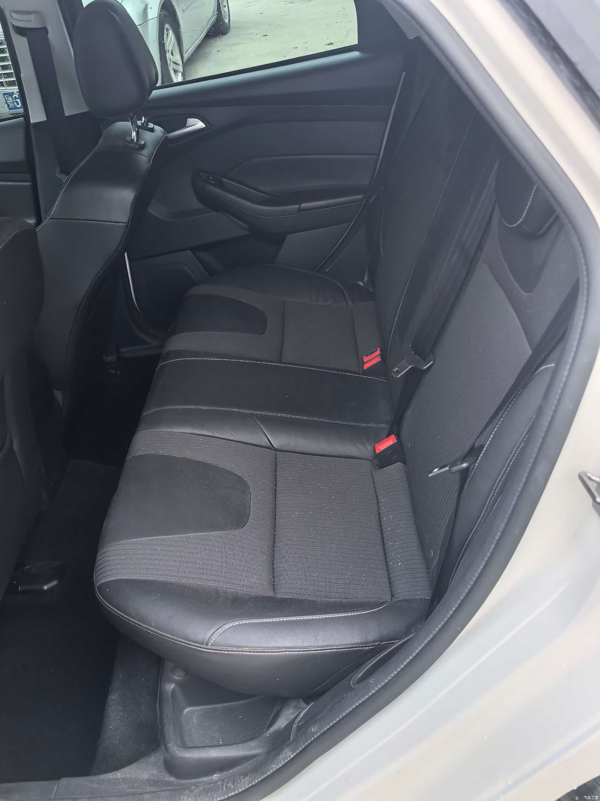Ford Focus, 2013 9