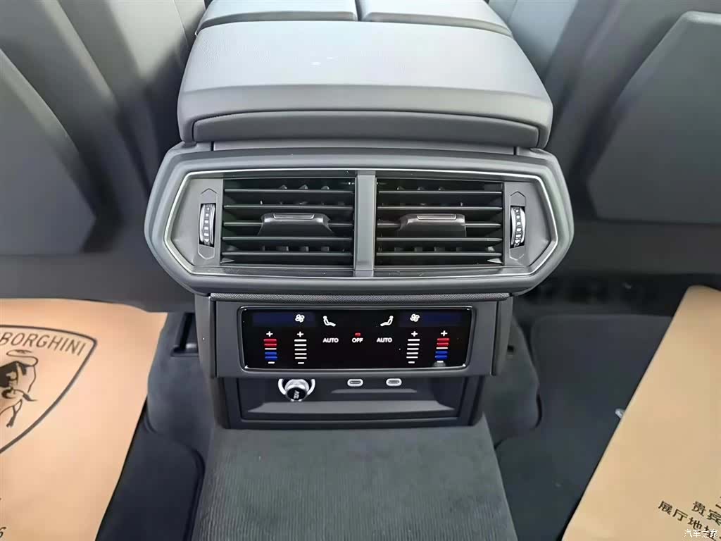 Lamborghini Urus, 2026 4