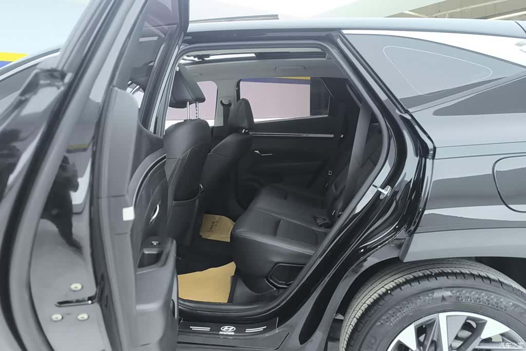 Hyundai Tucson L, 2022 11