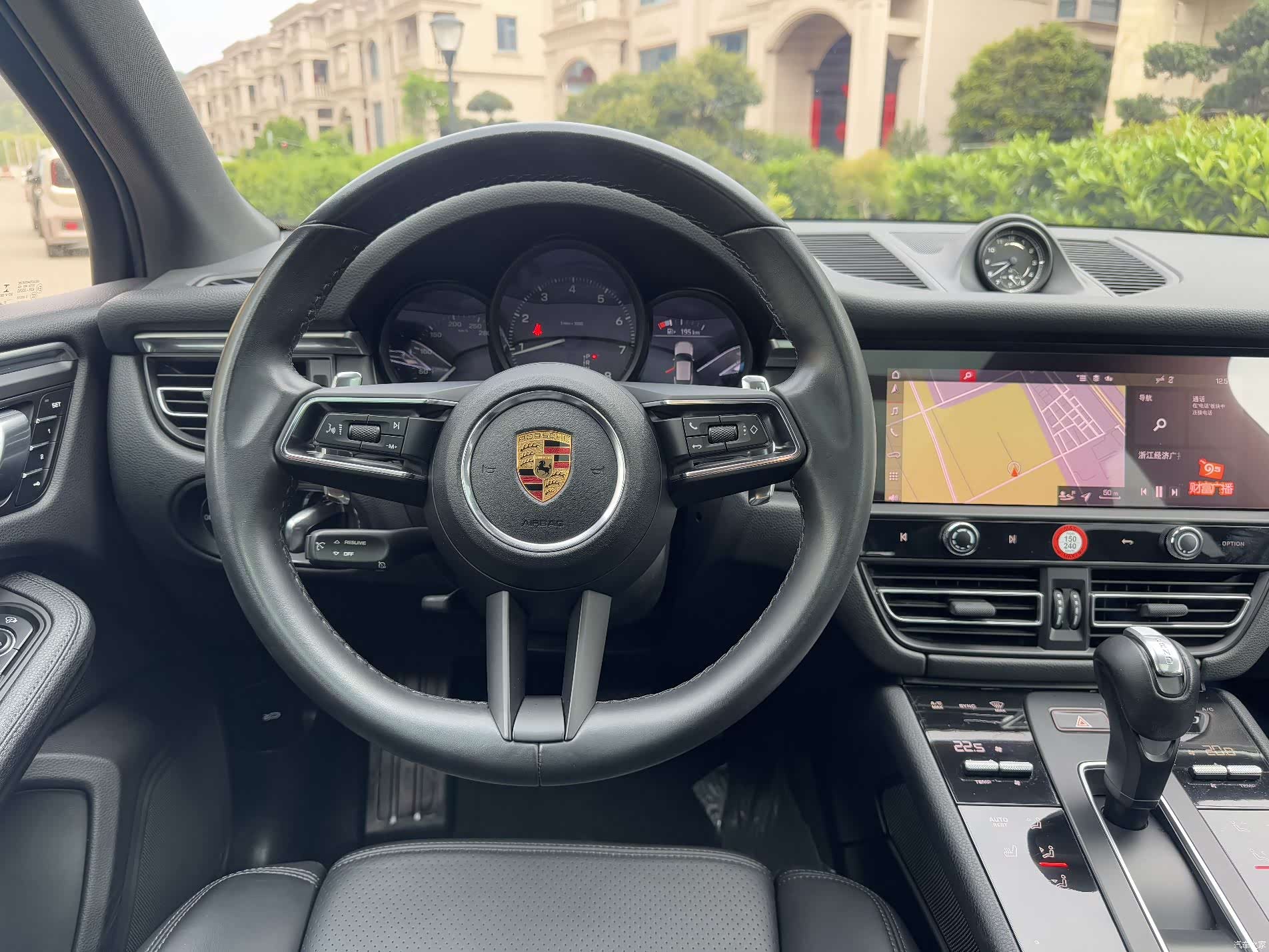 Porsche Macan, 2022 8