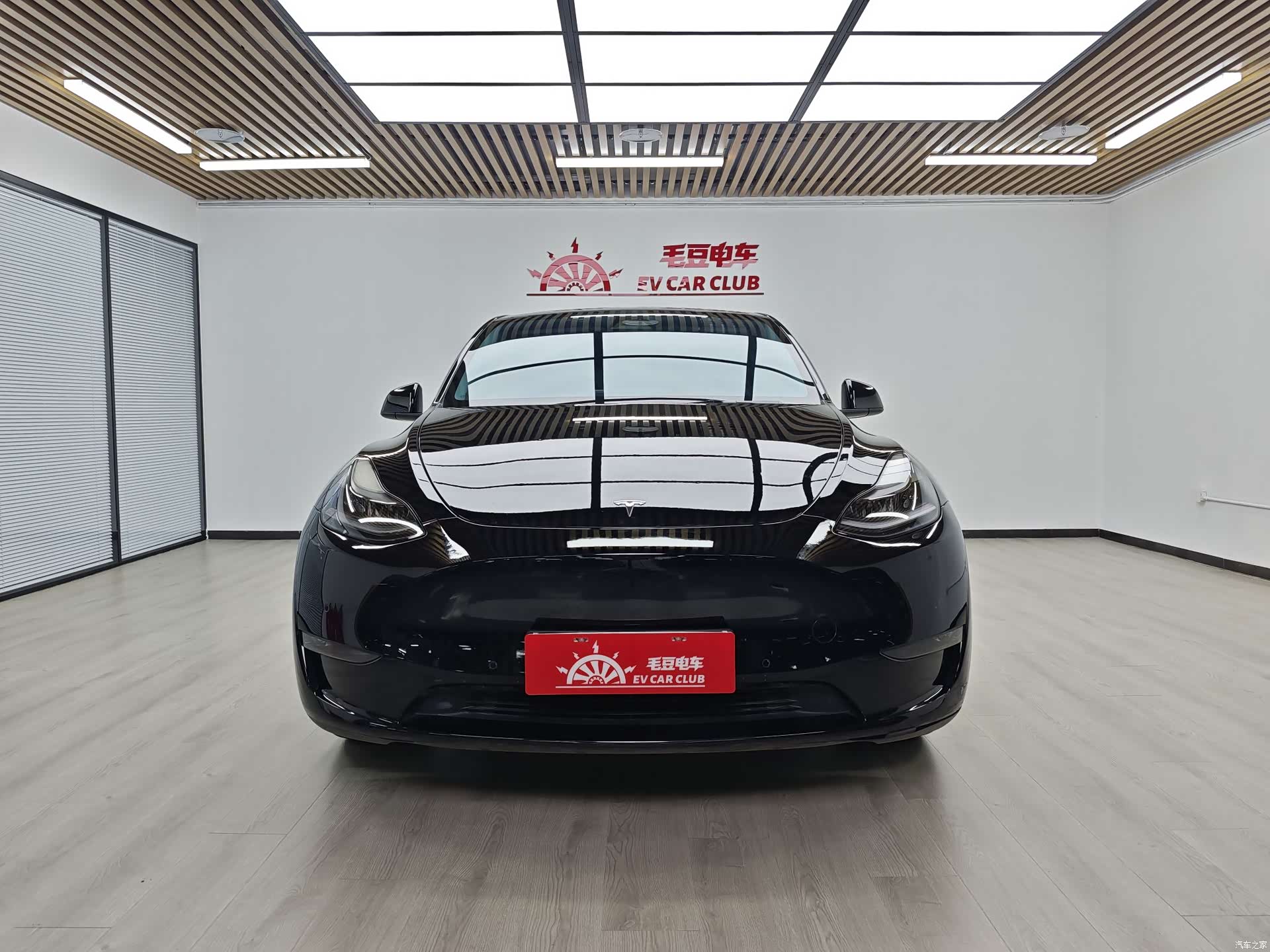 Tesla Model Y, 2022 3