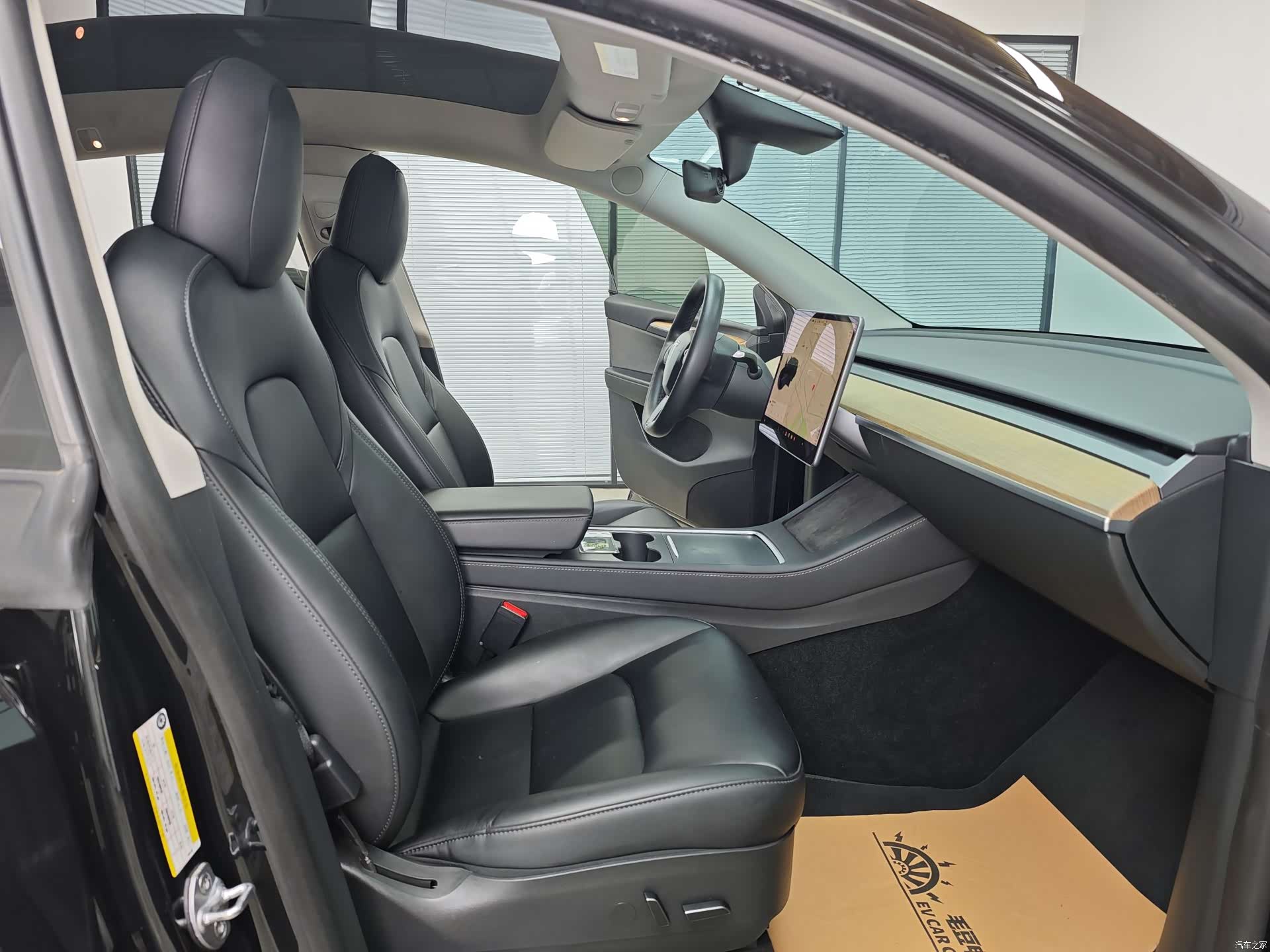 Tesla Model Y, 2022 40