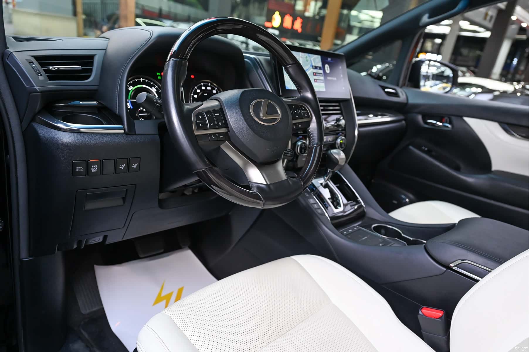 Lexus LM, 2020 6