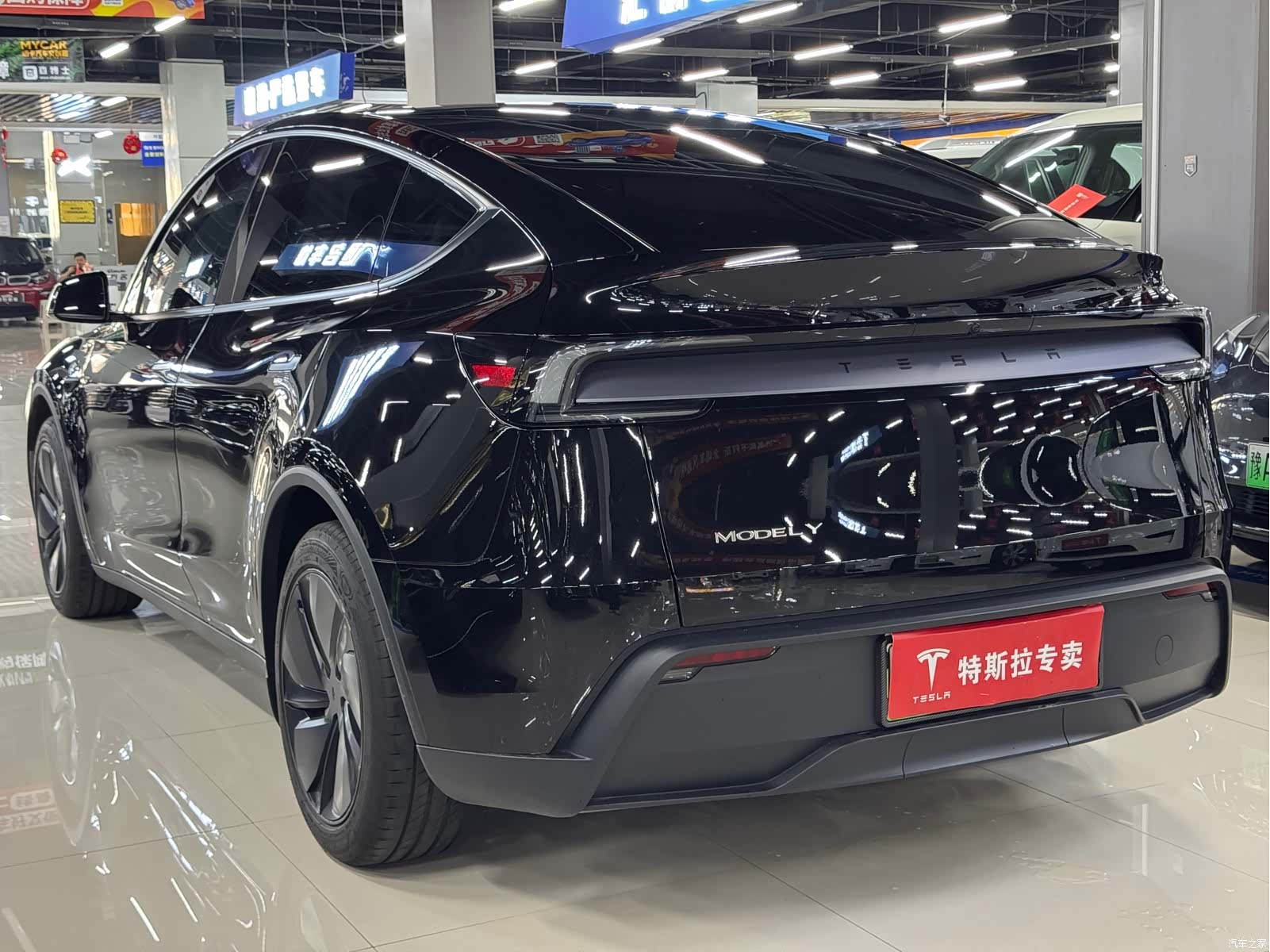 Tesla Model Y, 2025 7
