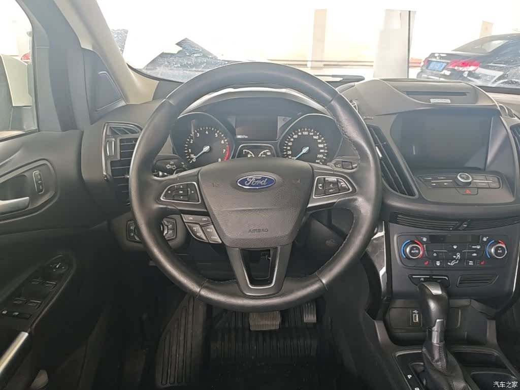 Ford Kuga, 2017 11
