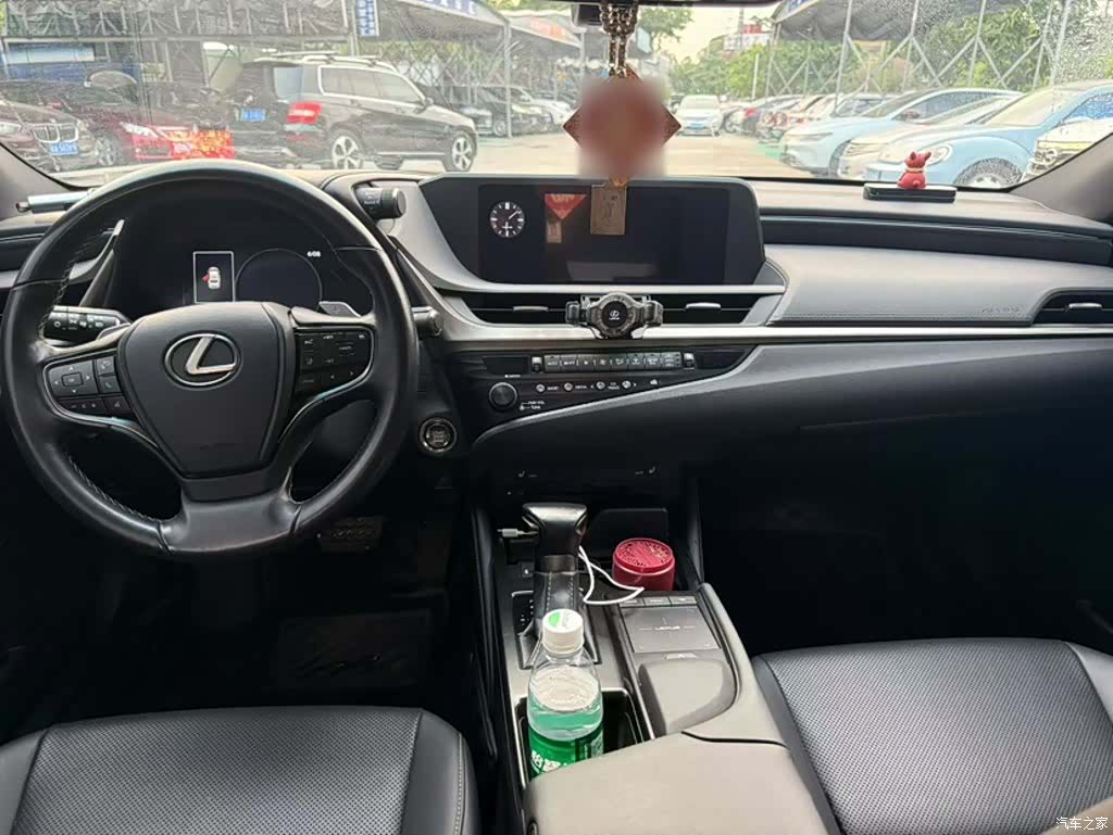 Lexus ES, 2020 13