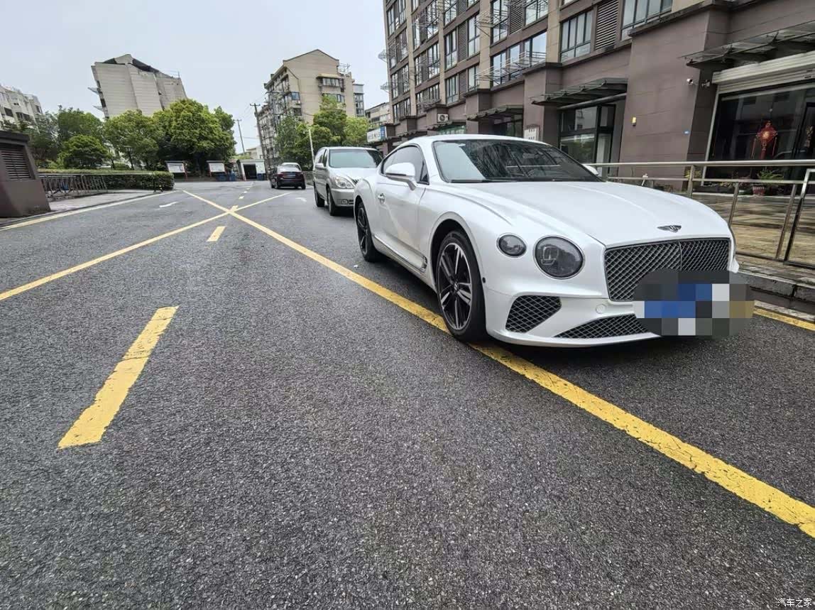 Bentley Continental GT, 2019 4