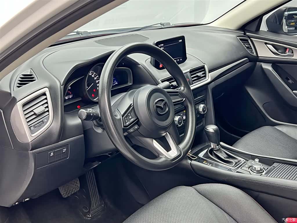 Mazda Mazda3, 2018 13