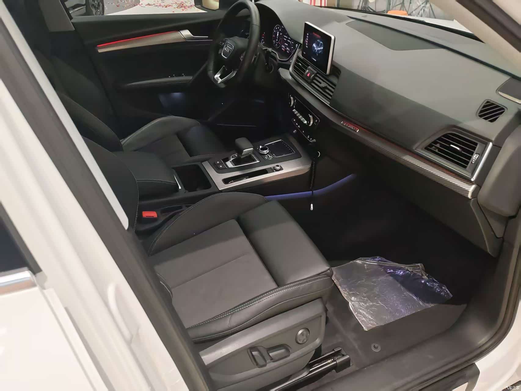 Audi Q5L, 2019 10