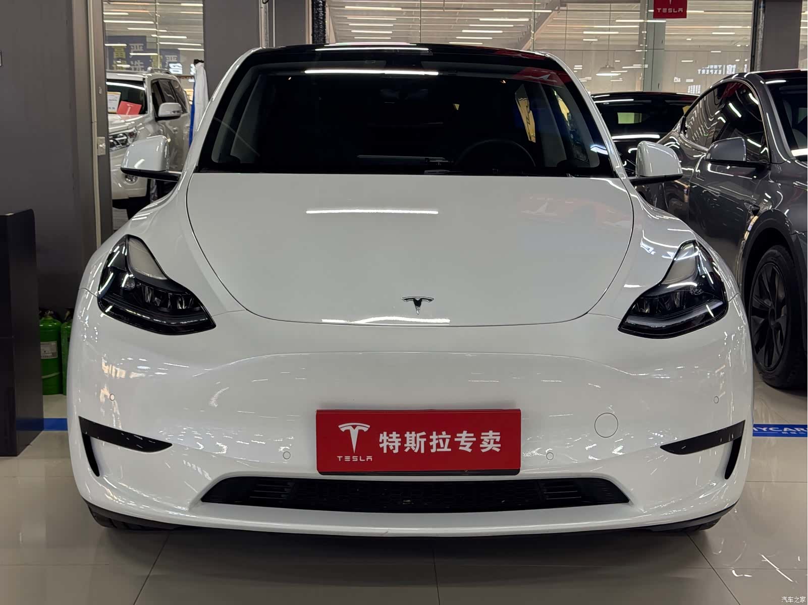 Tesla Model Y, 2023 2