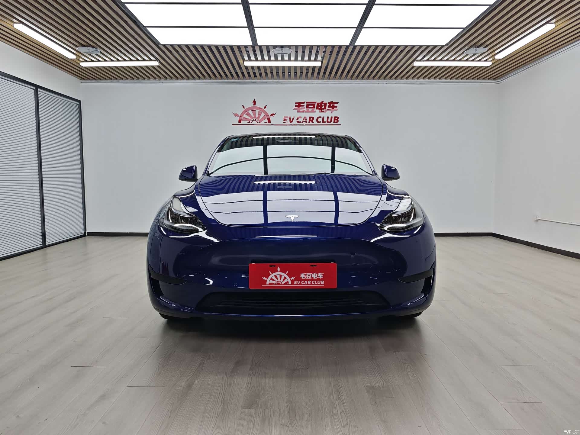 Tesla Model Y, 2022 3