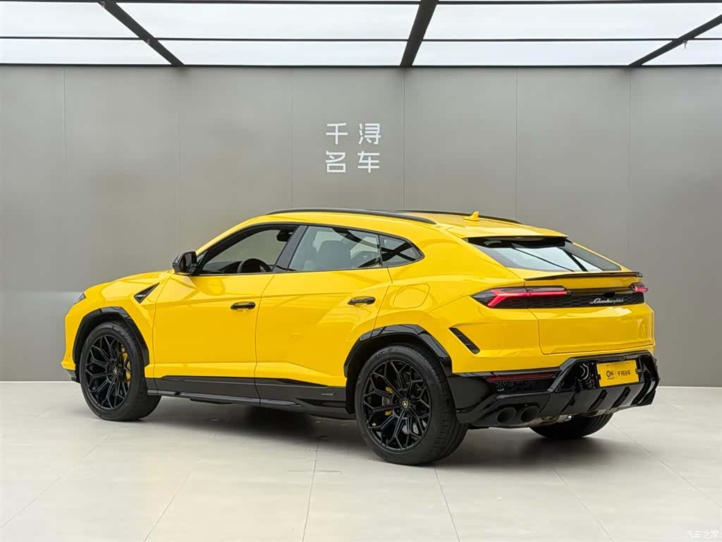 Lamborghini Urus, 2026 16