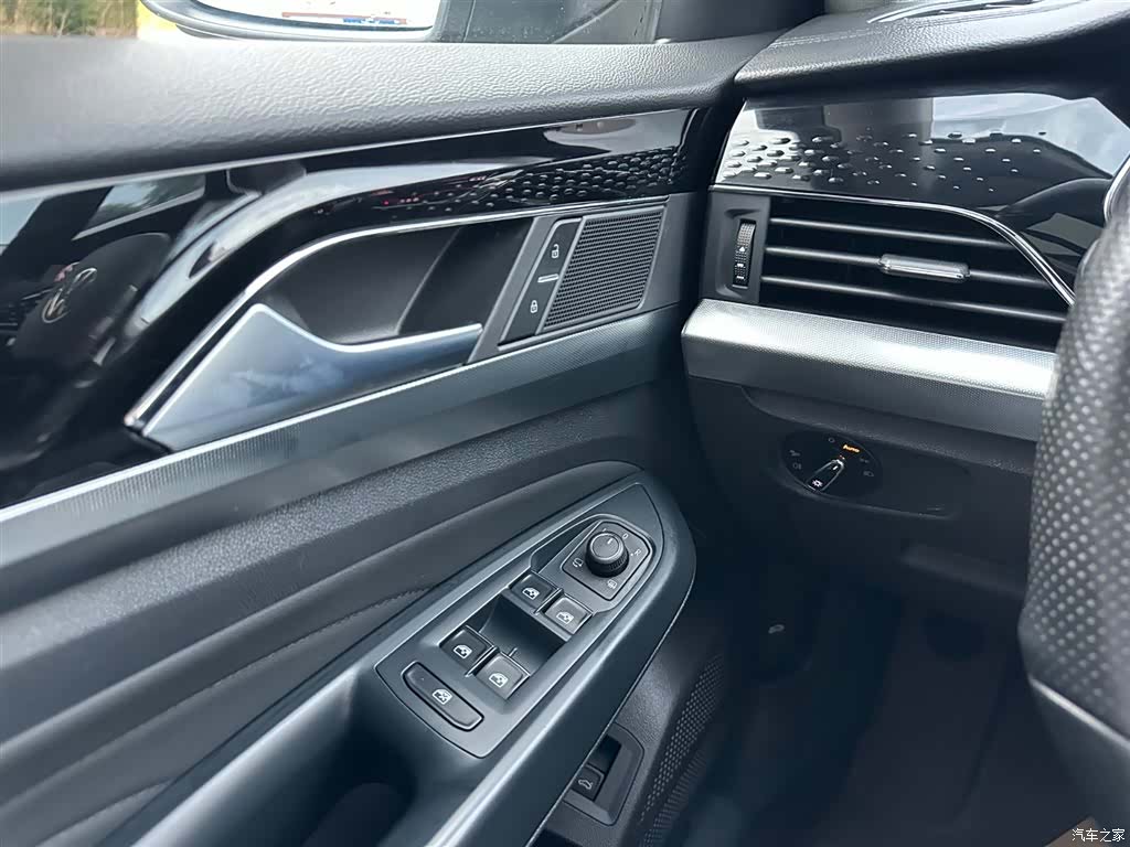 Volkswagen Passat, 2023 22