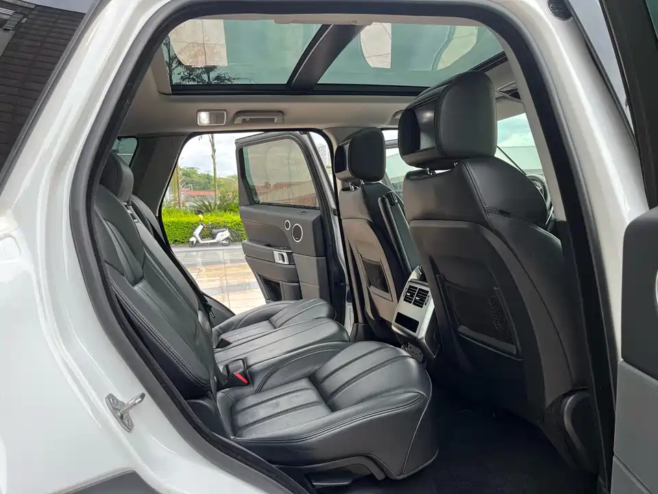 Land Rover Range Rover Sport Land Rover Range Rover Sport