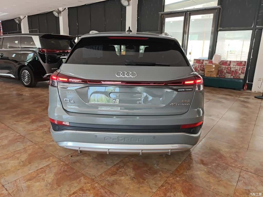 Audi Q4 e-tron, 2024 6