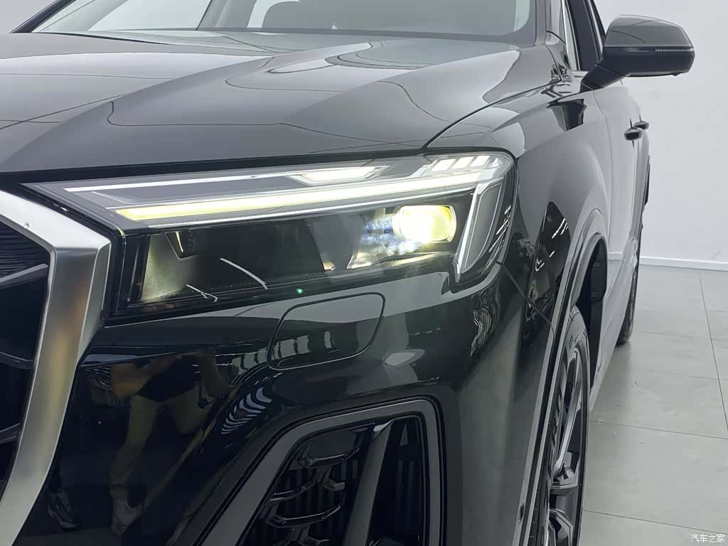 Audi Q7, 2025 29