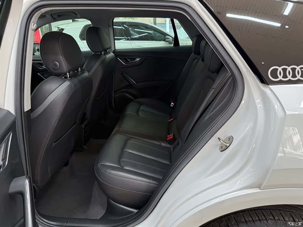 Audi Q2L, 2023 18