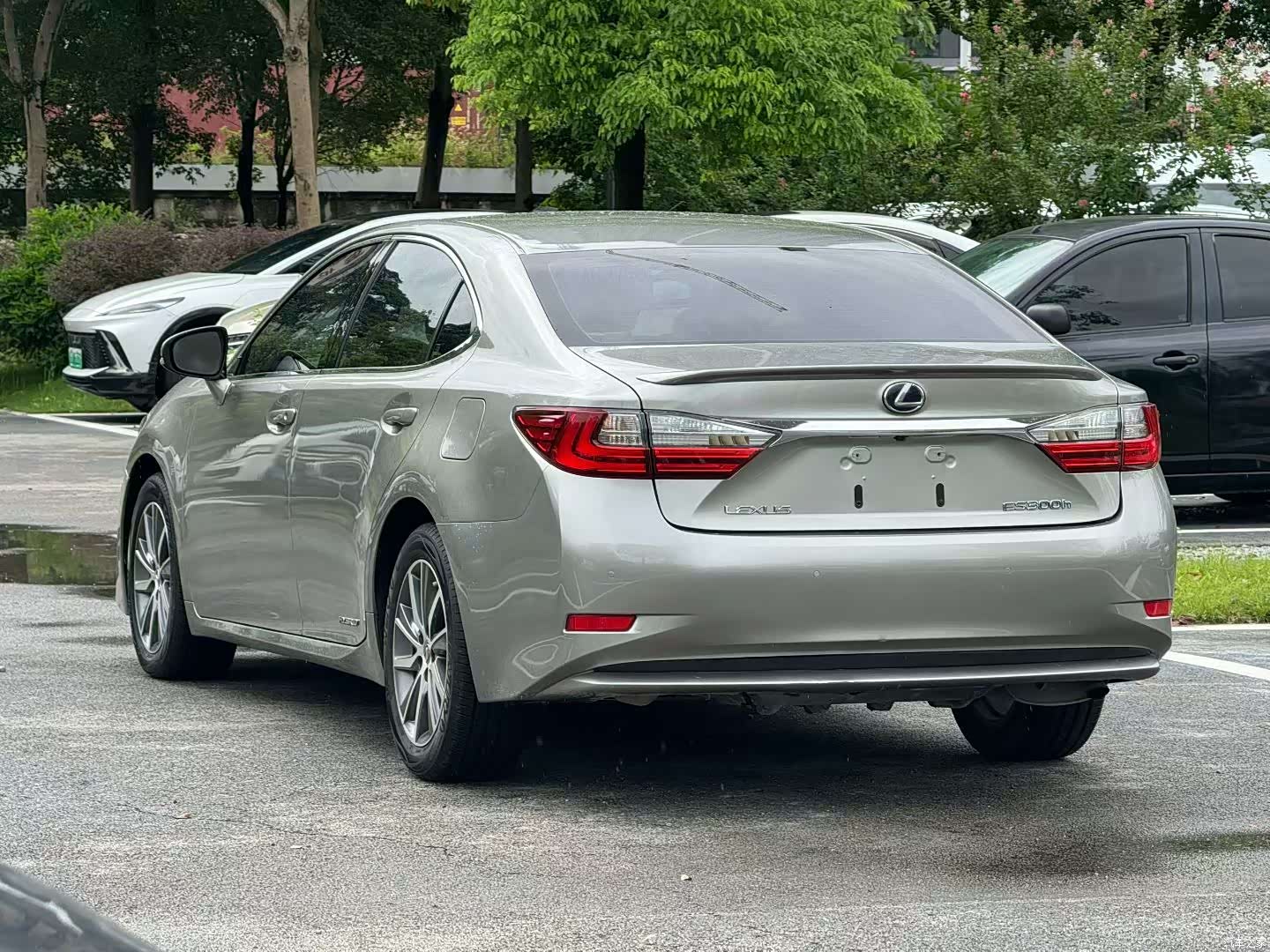 Lexus ES, 2018 все фото