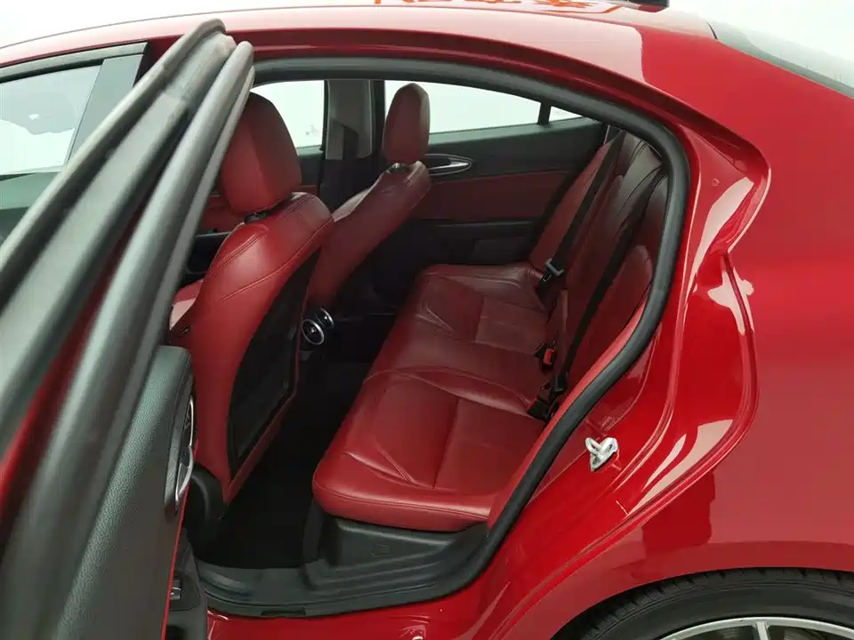 Alfa Romeo Giulia Alfa Romeo Giulia