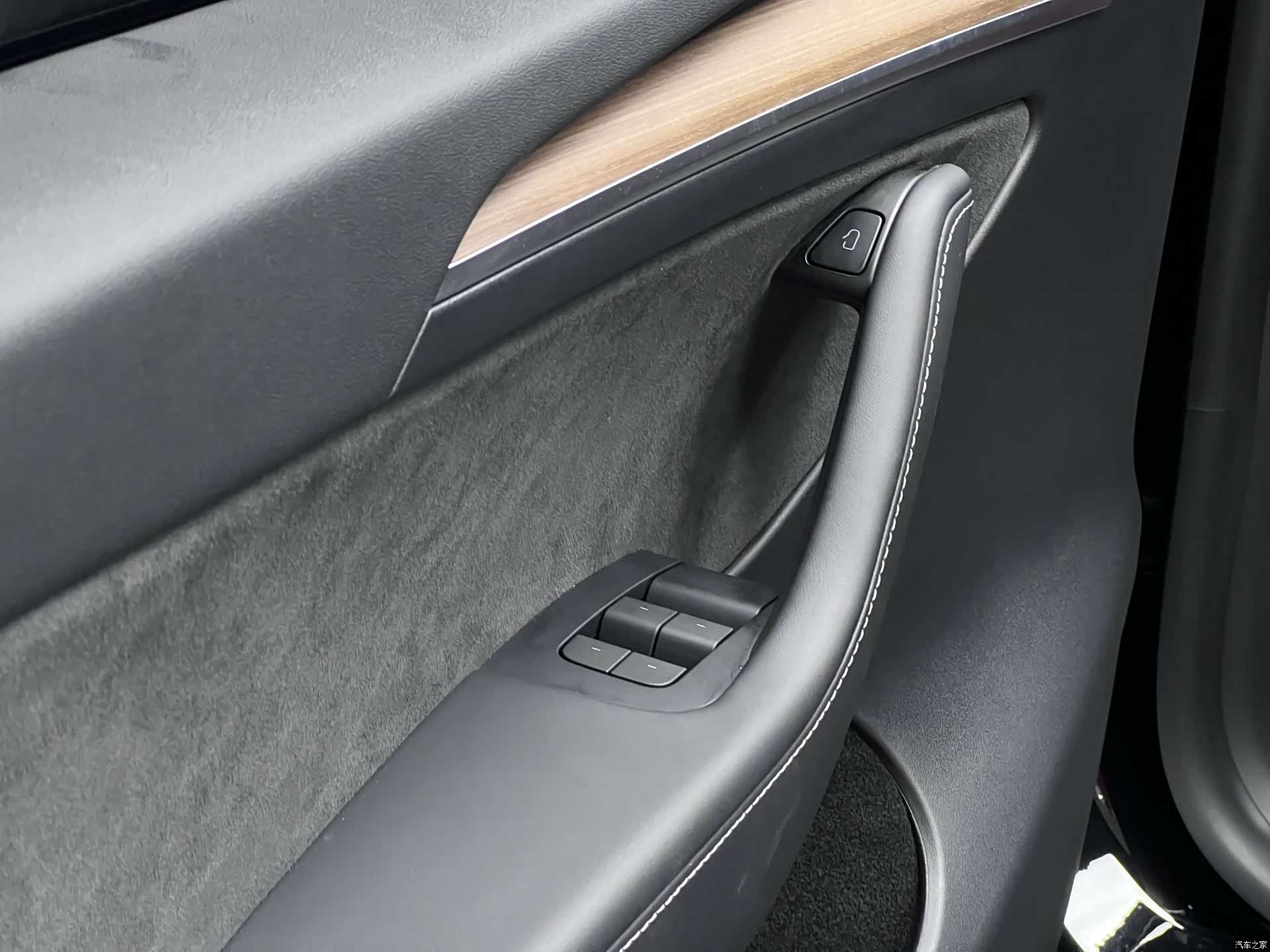 Tesla Model Y, 2021 39