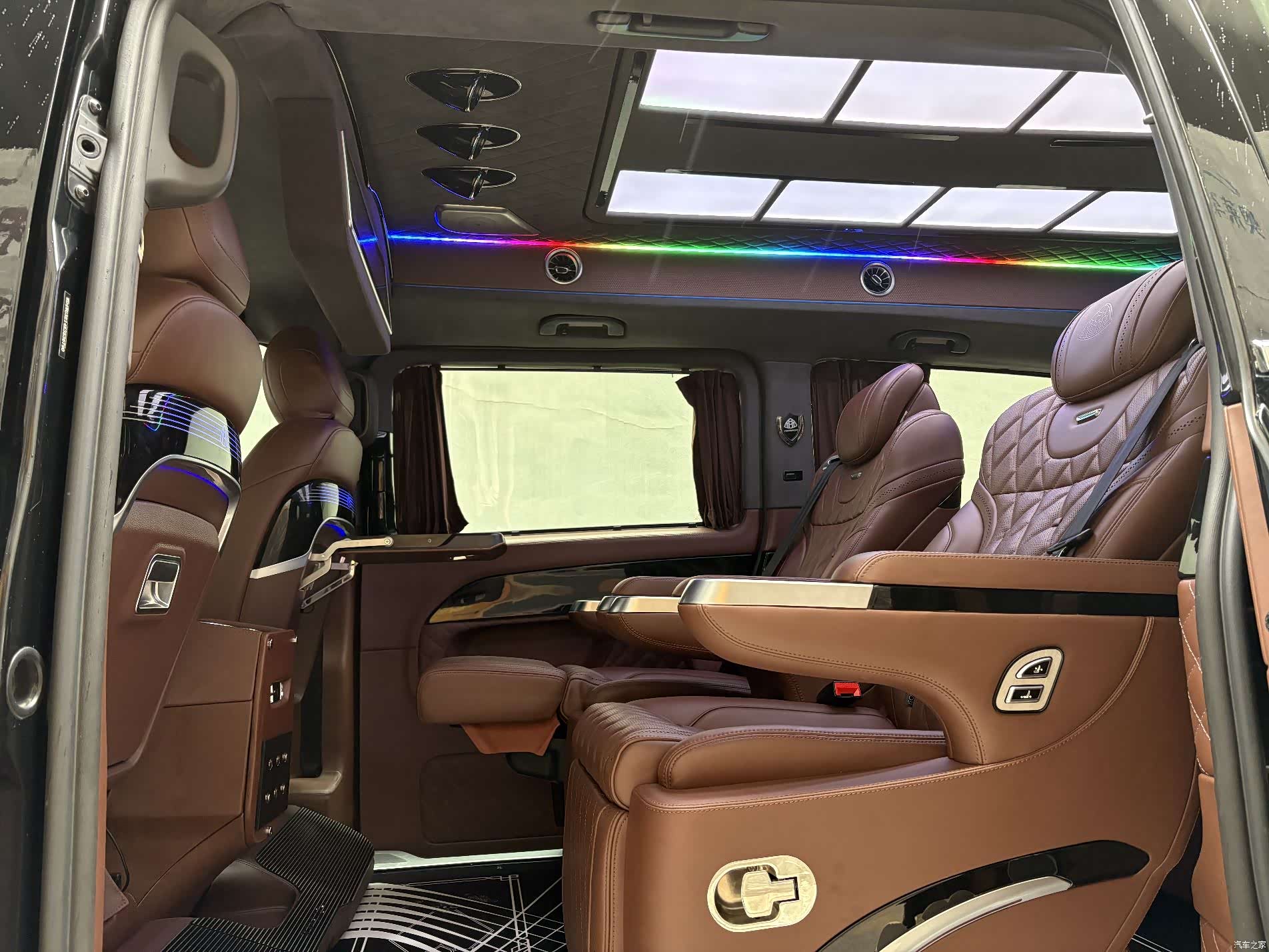 Mercedes-Benz V-Class, 2020 8