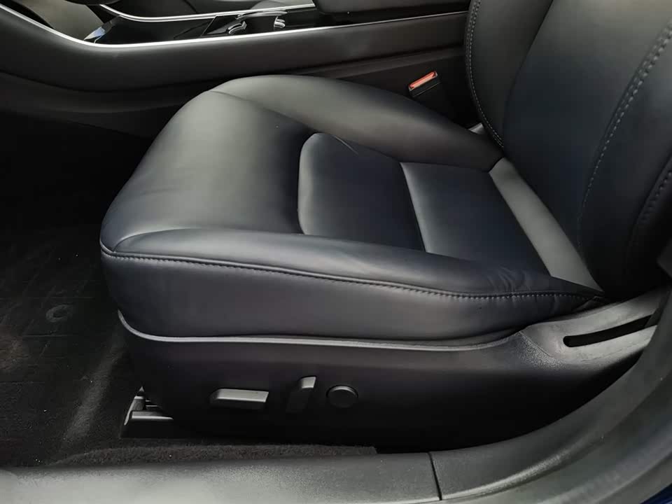 Tesla Model 3 Tesla Model 3