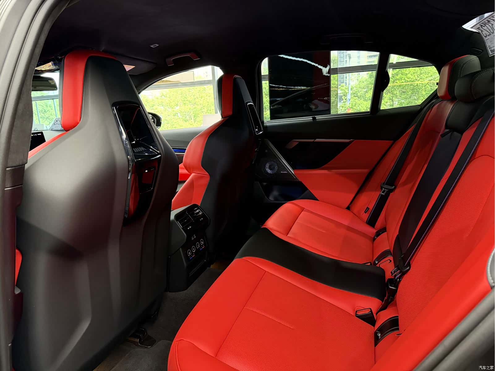 BMW M5, 2025 9